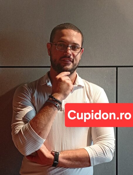Acum in Bucuresti barbat strain cauta jumatatea. Recomandat de Cupidon.ro